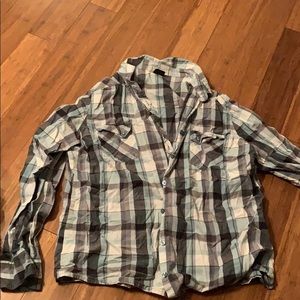 Ladies Button Down Plaid Blouse w Front Pockets